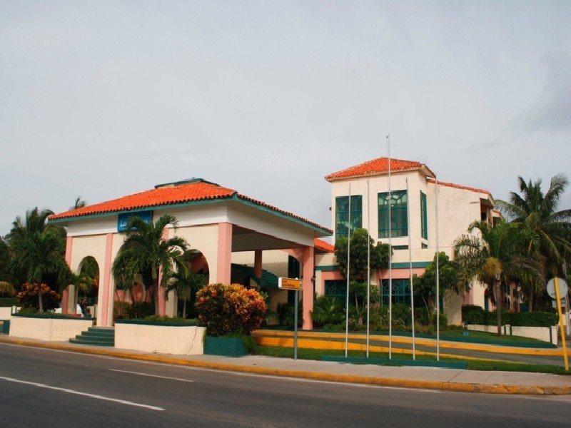 Los Delfines Hotel Varadero Exterior foto